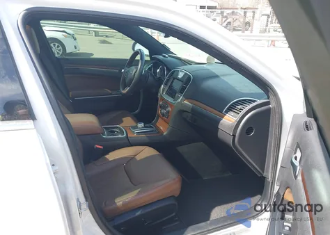 2019 Chrysler 300 300C z USA, uszkodzony, nr VIN 2C3CCAPT5KH606049